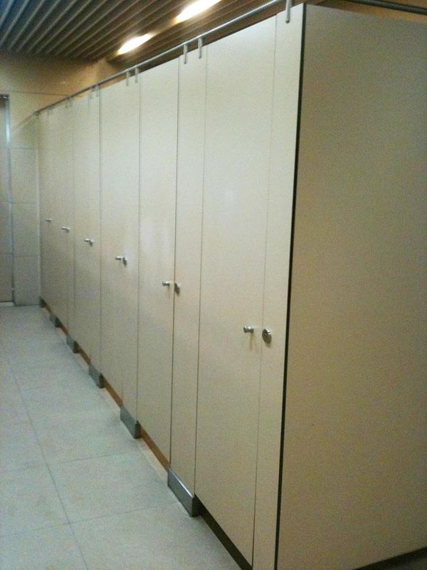 Il centro di favo di alluminio di 25mm della parete di separazione impermeabile della toilette per la porta