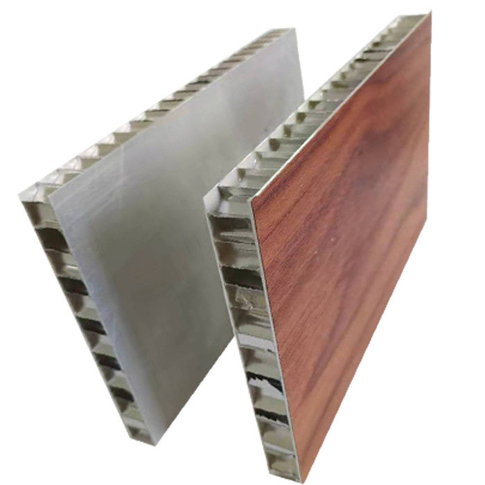 Pannello composito 10000mm del favo di alluminio di legno di sembrare per il materiale della parete della decorazione